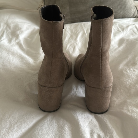 Stuart Weitzman Flannel Grey Boots Size 8 - Picture 3 of 6